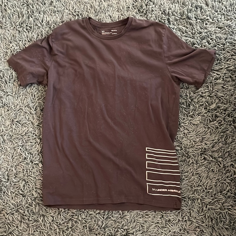 MENS UNDER ARMOUR T-SHIRT SIZE MEDIUM
